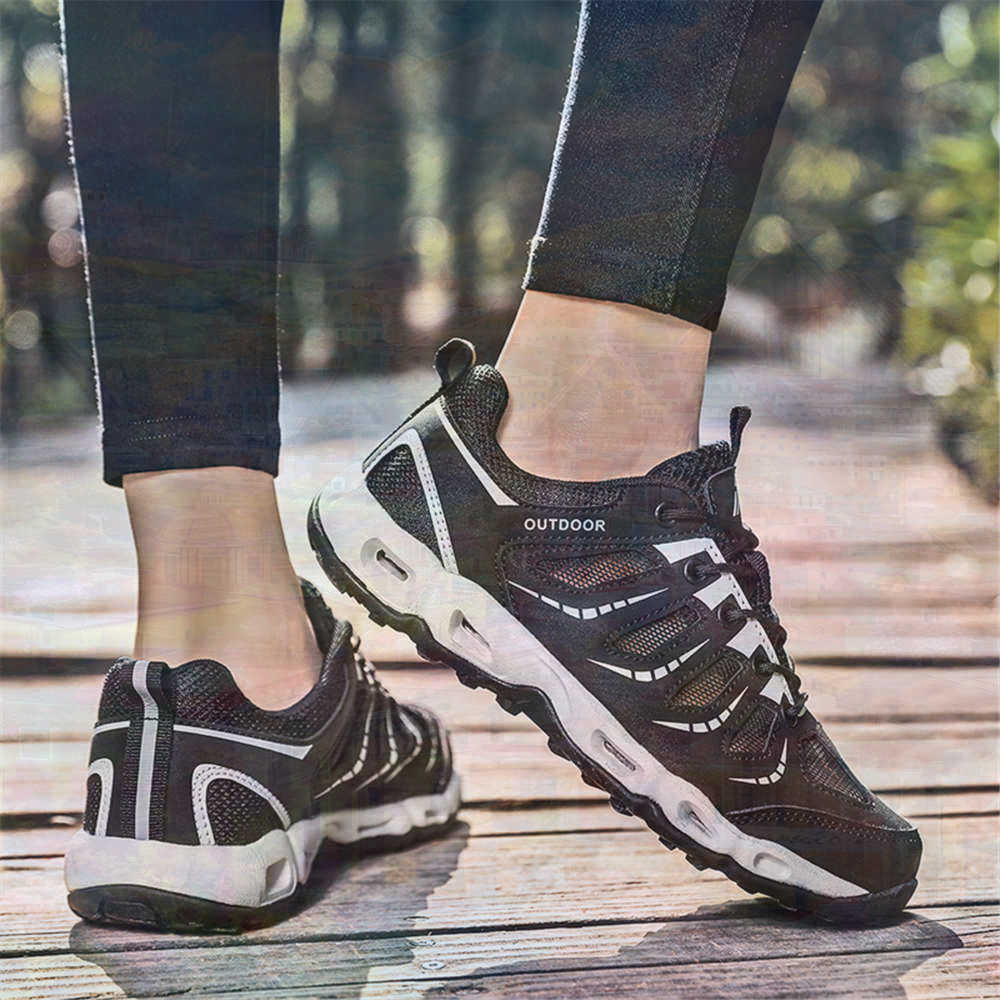 Sumer Round Tip Silver Sneaker - Office Tech Gifts For Men บทวิจารณ์และราคา